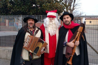 Zampognari e Babbo Natale - Caleppio (MI)